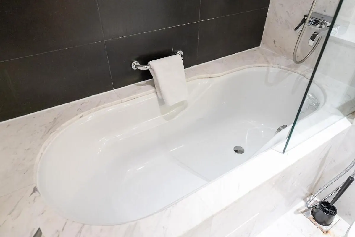 Elegant Studio Apartment Perfect For 2 At The Address Dubai Mall